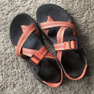 Orange pattern Womens 7 Chacos